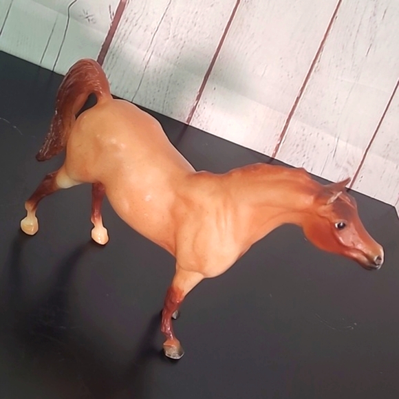 Breyer Arabian Matte Red Roan Champion is Born Horse Figurine Collectible Toy - Picture 10 of 17